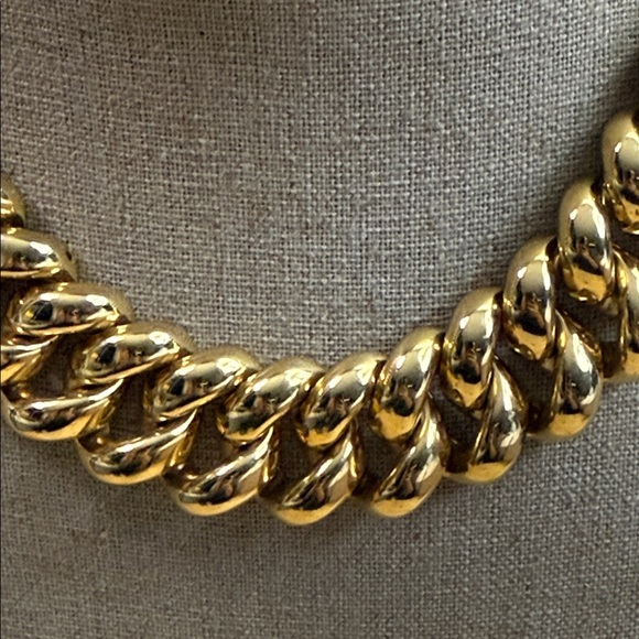 Salone Monet Bold Gold Necklace - Picture 2 of 6